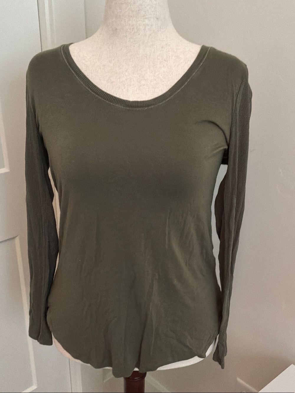 White House Black Market Olive Long-Sleeve Scoop Neck Tee